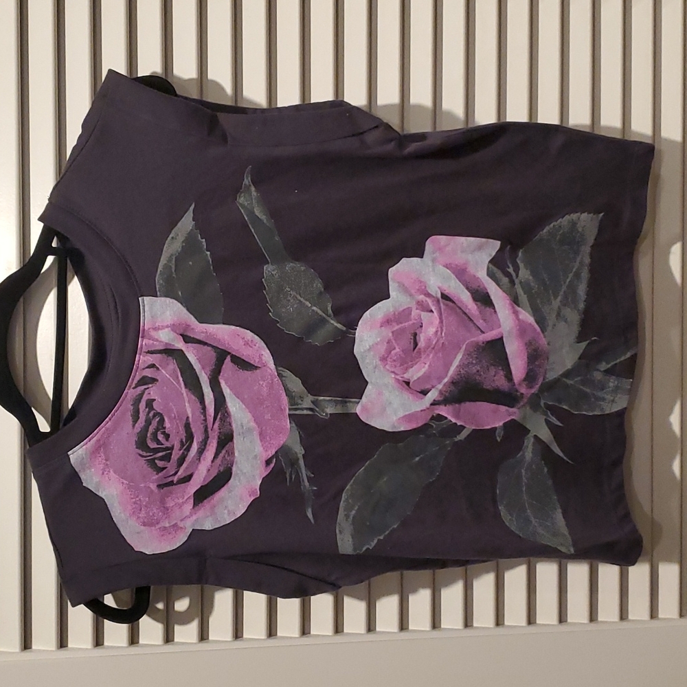 Vinyl Cons sleeveless Tee. Gray with pink flower graphics